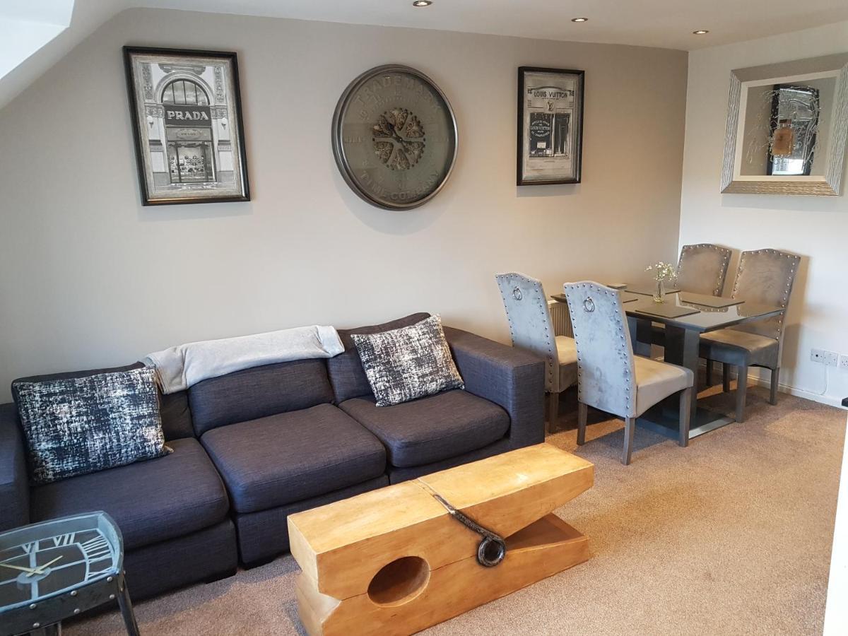 Bowness On Windermere, Lovely Apartment For 4 With Parking Bagian luar foto