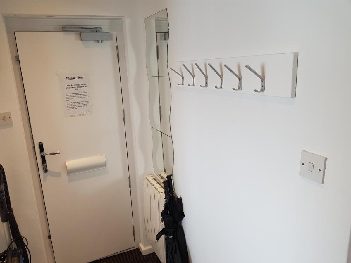 Bowness On Windermere, Lovely Apartment For 4 With Parking Bagian luar foto