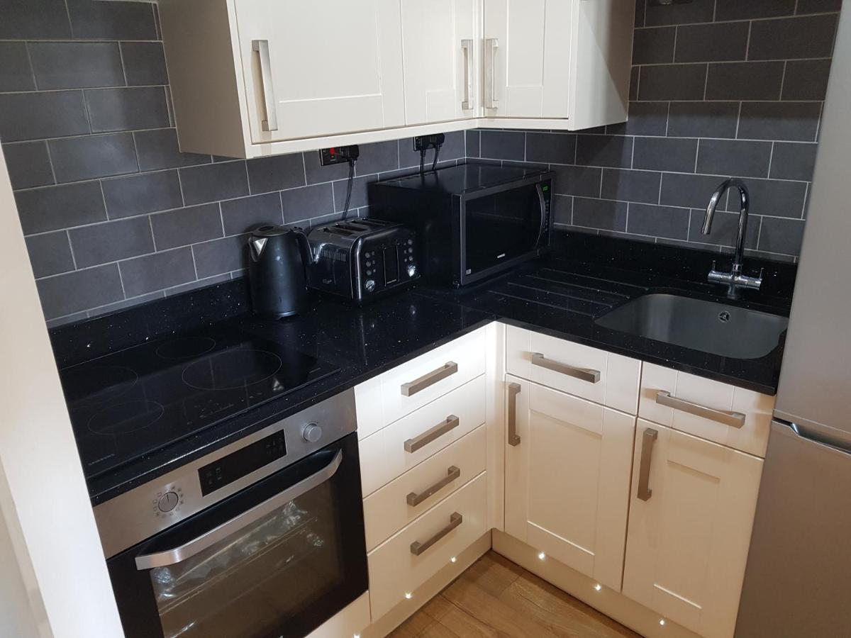 Bowness On Windermere, Lovely Apartment For 4 With Parking Bagian luar foto