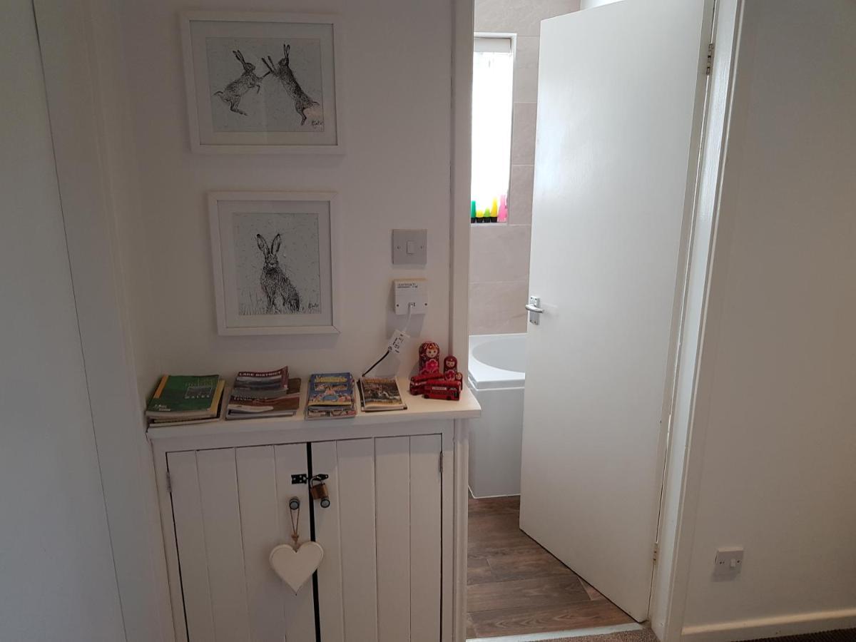 Bowness On Windermere, Lovely Apartment For 4 With Parking Bagian luar foto
