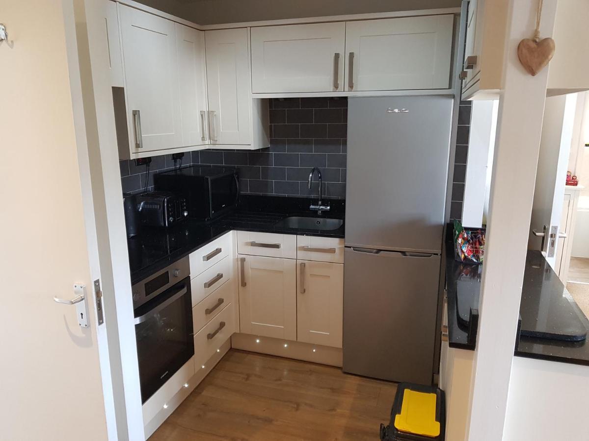 Bowness On Windermere, Lovely Apartment For 4 With Parking Bagian luar foto