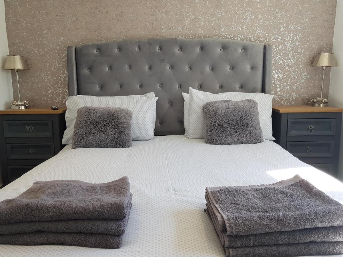 Bowness On Windermere, Lovely Apartment For 4 With Parking Bagian luar foto
